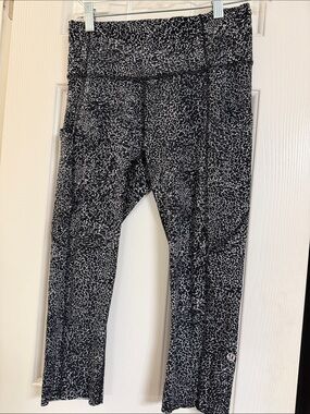 Lululemon Athletica Running pants . Sz 6. Excellent condition